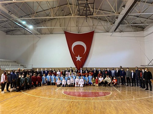 İlçemizde “Şehrinde Hareket Var” Projesi ve Amatör Spor Haftası Etkinlikleri gerçekleştirildi.